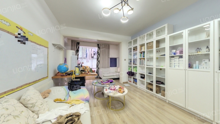 绿地圣路易名邸二期二手房实景图