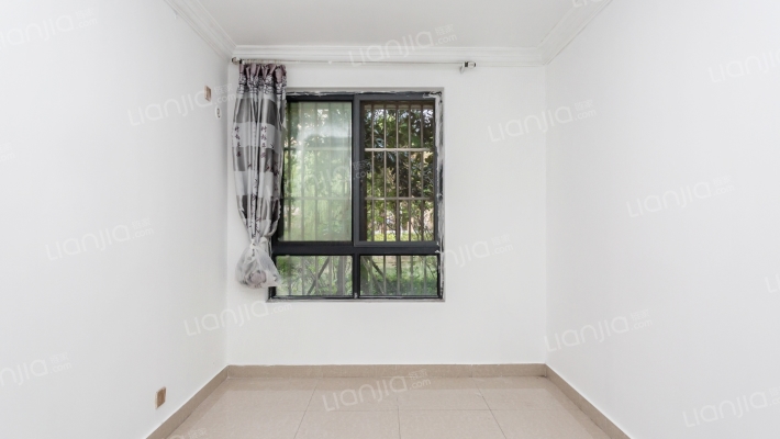 佘北家园茸达苑二手房实景图