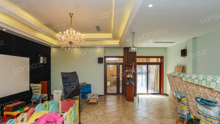 龙湖蓝湖郡(别墅)二手房实景图