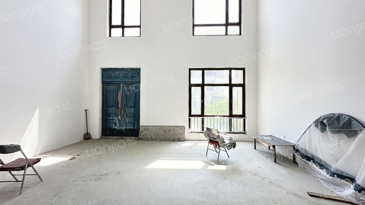 保利水韵长滩五期和墅二手房实景图