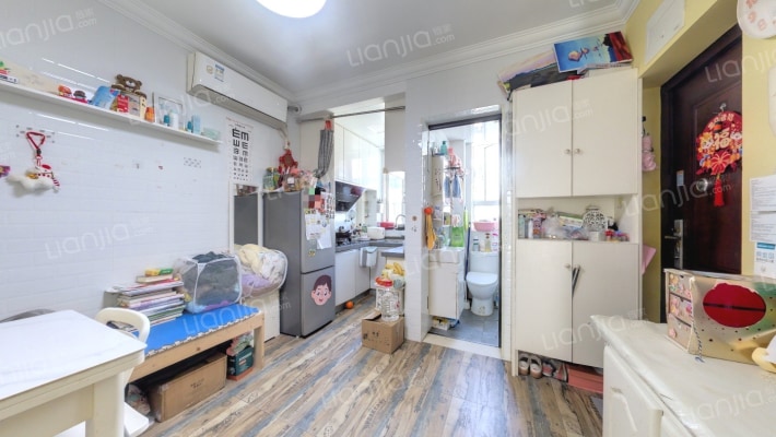 港驳小区二手房实景图