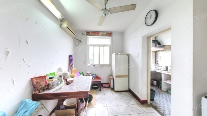 和燕路449号二手房实景图