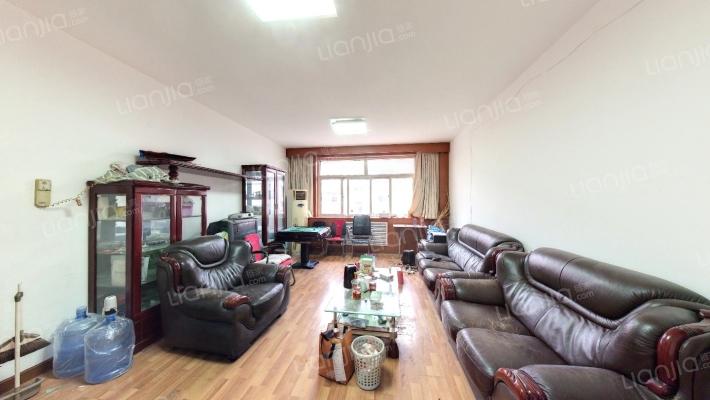 新石中路195号二手房实景图