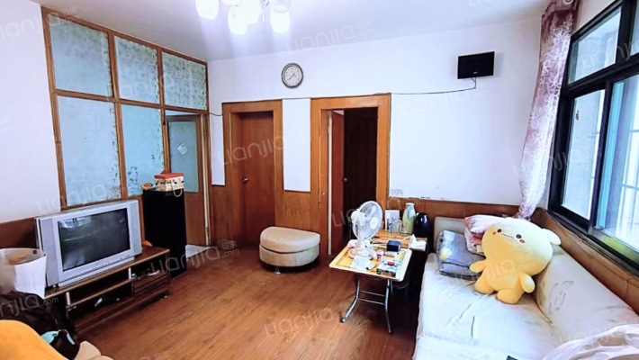 地校宿舍二手房实景图