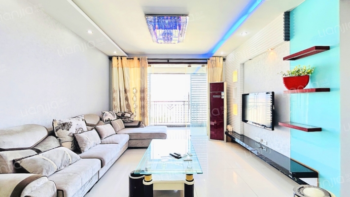 典雅龙海港湾二手房实景图