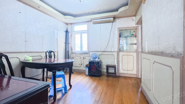 东方路3721弄二手房实景图