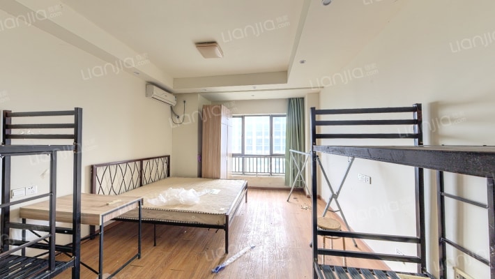 越溪湖畔二手房实景图