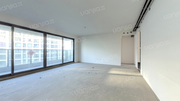 中南樾府二手房实景图