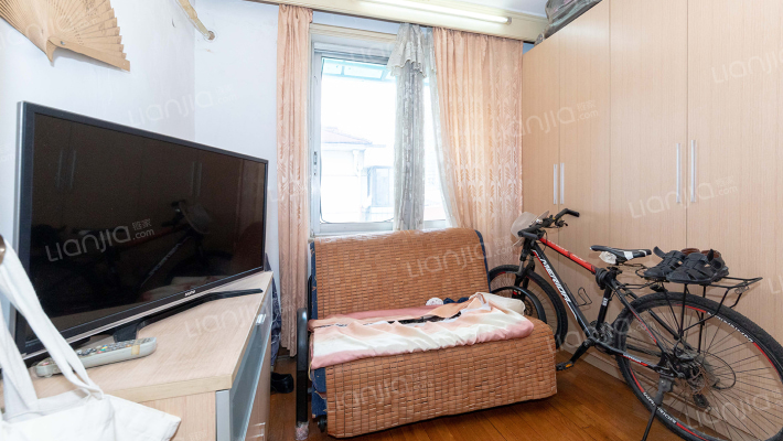 斜土路734弄二手房实景图