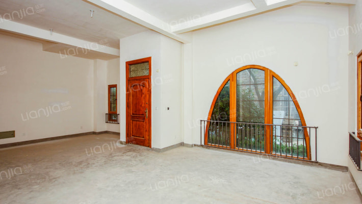 览海高尔夫别墅二手房实景图