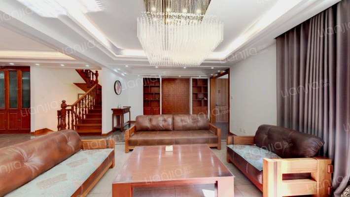 铂悦公馆L区二手房实景图