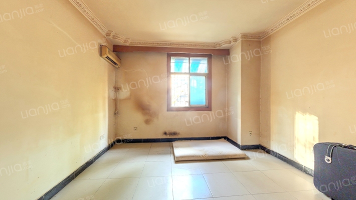 西材新园小区二手房实景图