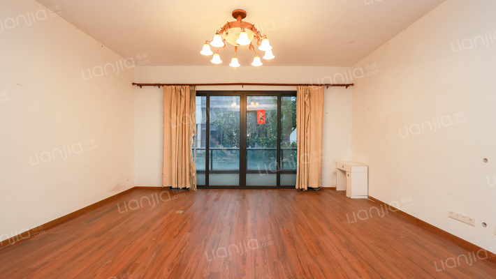 泷湾苑二手房实景图