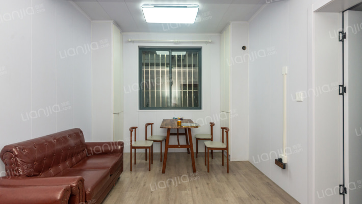 东大小区二手房实景图