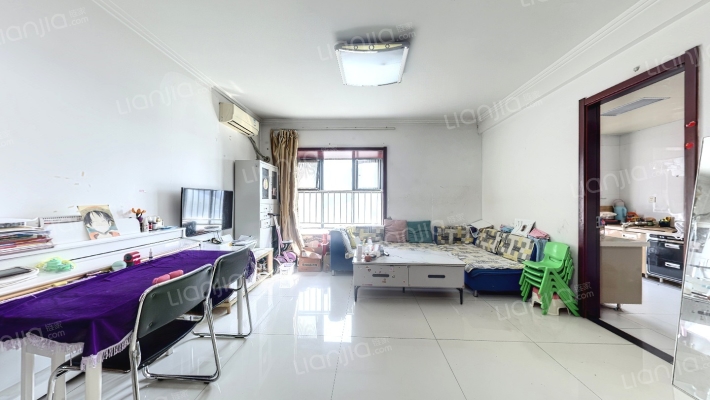 雅荷春天二手房实景图