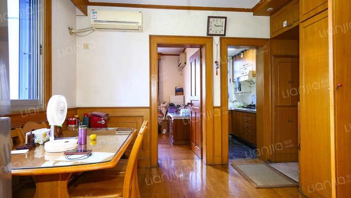 水电路1381弄二手房实景图