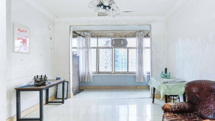 天燃气家属楼二手房实景图