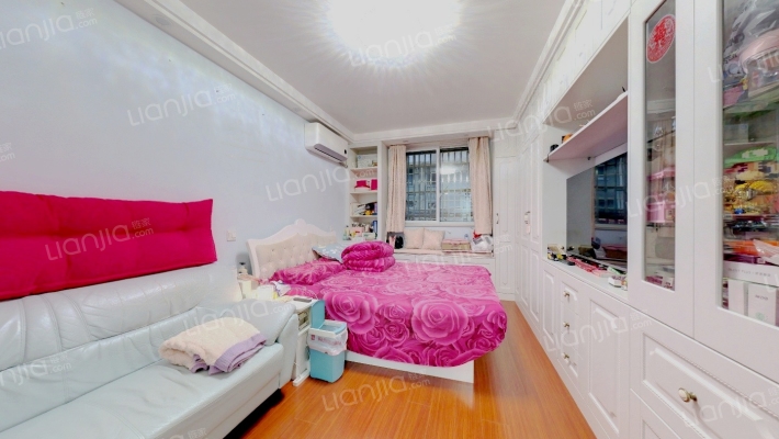 控江路680弄二手房实景图