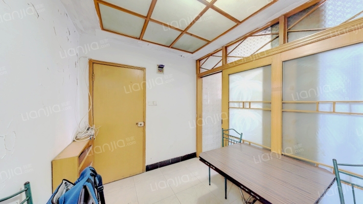 兴中路啤酒厂家属院二手房实景图