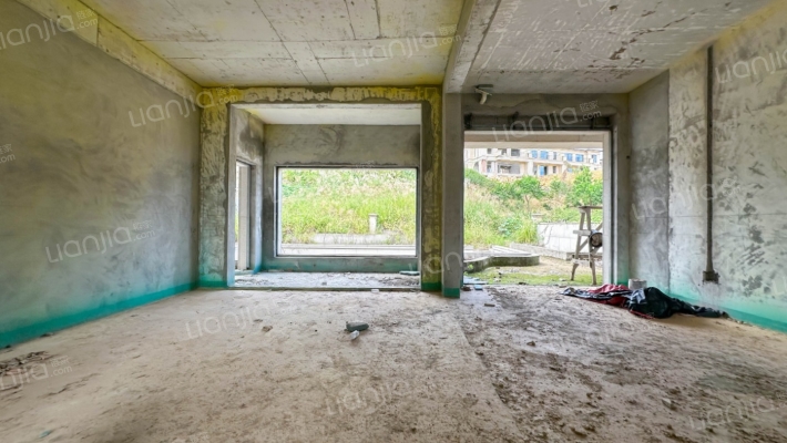 财信赖特与山二手房实景图