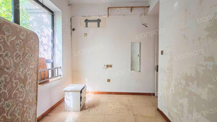 创美华彩国际二手房实景图