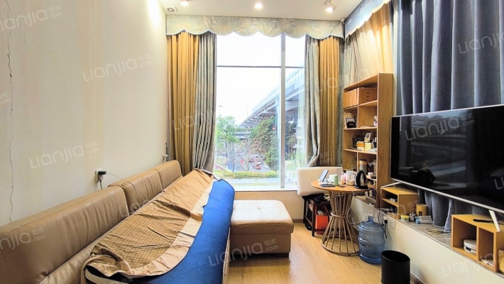 三季云城SOHO二手房实景图