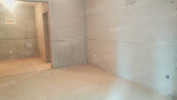 智高常春藤C区二手房实景图