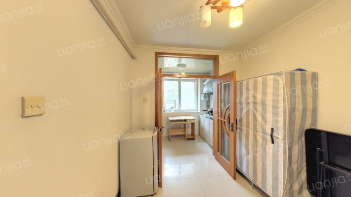 永康胡同18号院二手房实景图