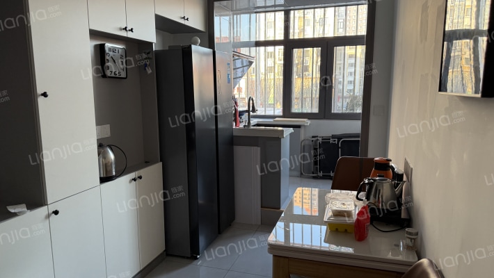 中铁十三局二手房实景图