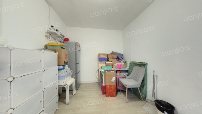 六里屯东里二手房实景图