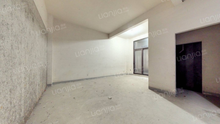 绿地秋霞坊(别墅)二手房实景图