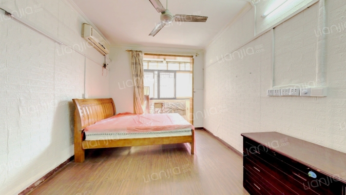 控江新村二手房实景图