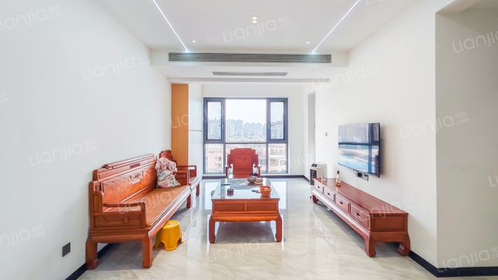 伊泰华庭二手房实景图