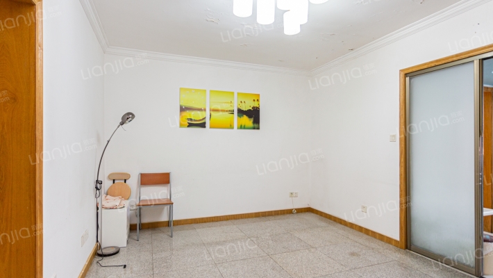 商城路1317弄二手房实景图