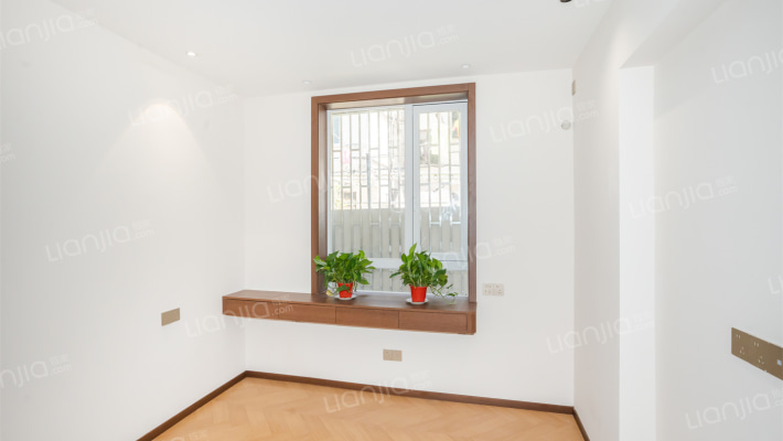 蒙自路345弄二手房实景图