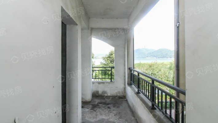 河边江景别墅，环境优美，传世经典，-阳台