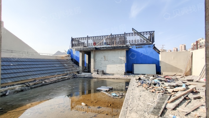 珑玺上下四层大别墅,土建已做 ,不靠路居住舒适_济南中海珑玺二手房5