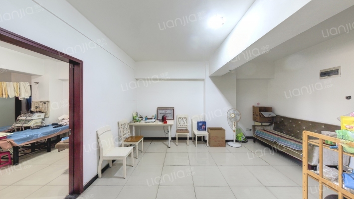 龙苑大厦二手房实景图