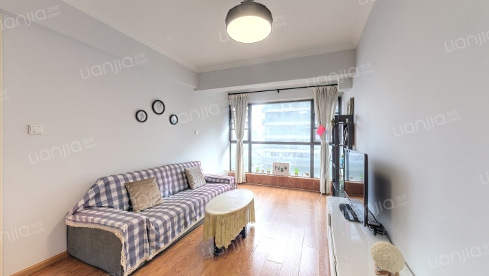 西锦国际三期二手房实景图