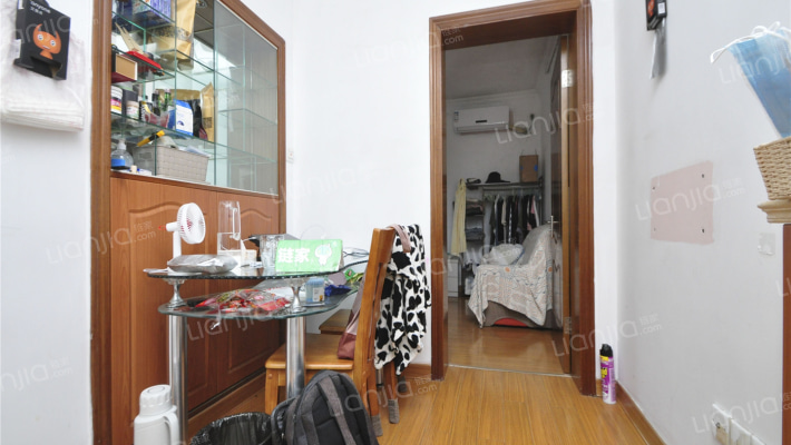 龙柏四村二手房实景图