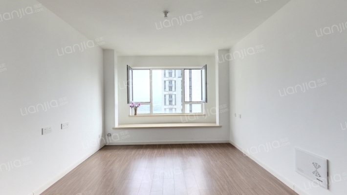 万科莱茵小镇二手房实景图