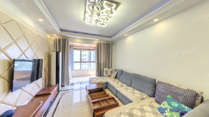 保利罗兰香谷二手房实景图