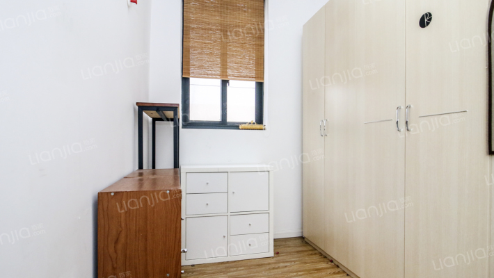 新中小区二手房实景图