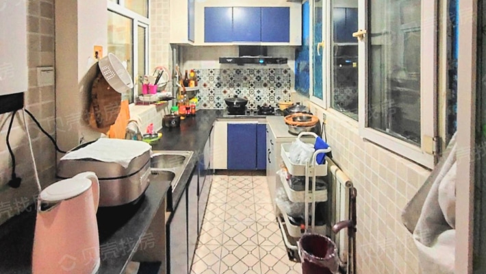 水磨沟区  银钻小区  简单装修 大两室-厨房