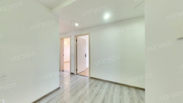 佘北家园紫荆苑二手房实景图