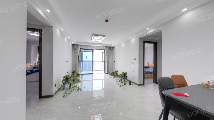 亚新美好书苑二手房实景图