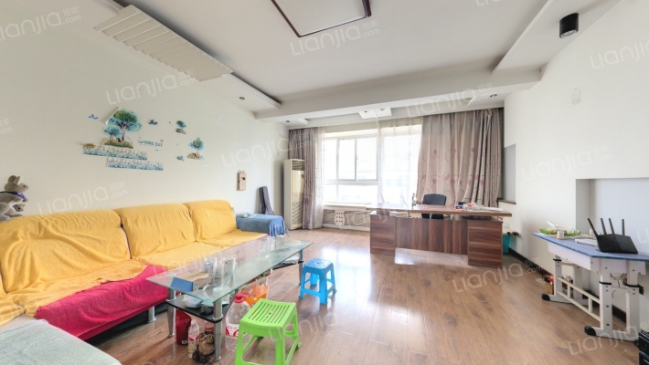 银和怡海花园二手房实景图