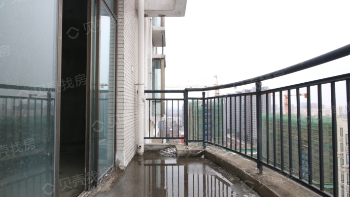 泛化新城顶楼复式带平台，电梯毛坯房-阳台