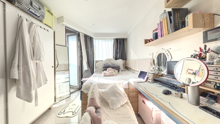 新世界大厦二手房实景图