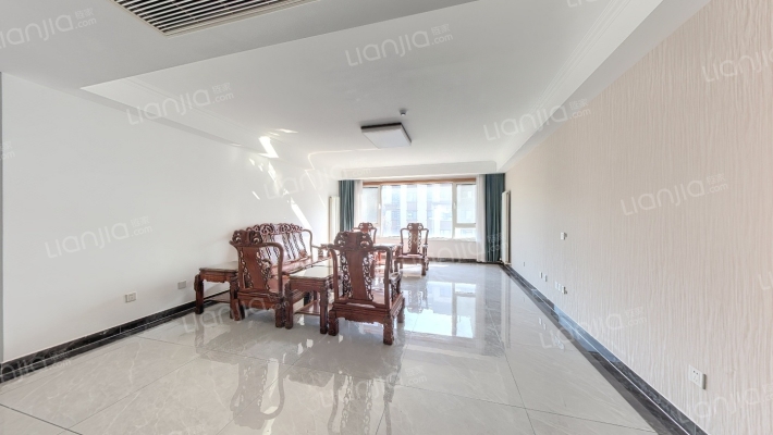 西江华府六区二手房实景图